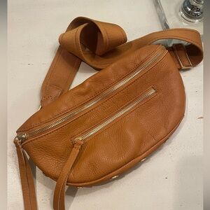 Hammitt Charles belt bag nectar tan